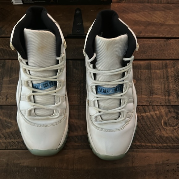 Air Jordan Retro 11 - Picture 4 of 10